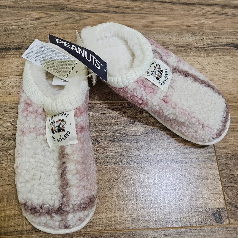 New Peanuts Women'secret house slippers, size US 8/8.5, EUR L